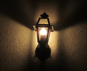 Comment laver une housse de canapé d’angle ?