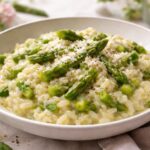 découvrez notre recette printanière de risotto aux asperges vertes, un plat savoureux et crémeux qui ravira vos papilles et apportera une touche de fraîcheur à vos repas.