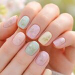 découvrez les tendances ongles courts printanières incontournables pour un style frais et élégant. inspirez-vous des designs et couleurs à adopter cette saison.