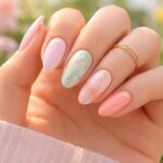 découvrez les ongles incontournables pour un printemps tendance et sublimez votre style avec les couleurs et motifs les plus en vogue de la saison.