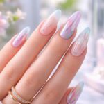 découvrez les prédictions et tendances incontournables pour les ongles en mai 2026. préparez-vous à adopter les styles et soins essentiels de la saison.