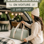 Matériel de camping prêt à être chargé dans une voiture pour un voyage en plein air.
