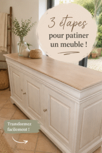 Un meuble patiné dans des tons pastel, montrant une technique de décoration moderne.