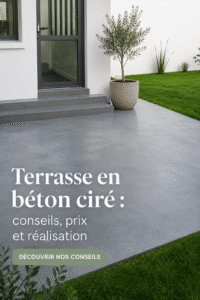 Une belle terrasse en béton ciré intégrée dans un jardin lumineux et accueillant.