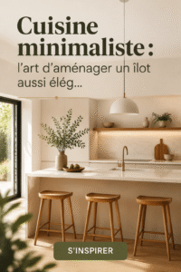 Îlot de cuisine minimaliste en bois clair avec des tabourets modernes.