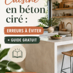 Cuisine moderne en béton ciré avec îlot central élégant et plans de travail lisses.