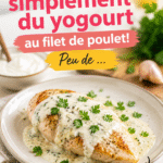 Plat de poulet au yogourt, prêt à être dégusté en pleine nature.