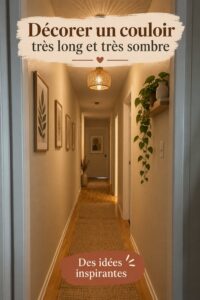 Un couloir sombre avec des éléments décoratifs clairs et lumineux.